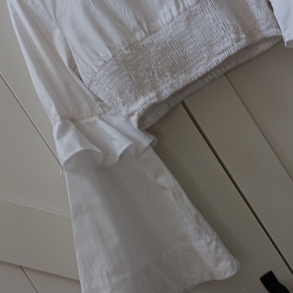 HILARY MACMILLAN..FLAW..MEDIUM - Picture 2 of 9